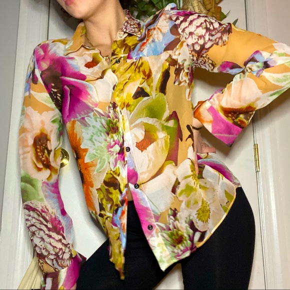 Vera Wang Tops - Vera Wang blouse